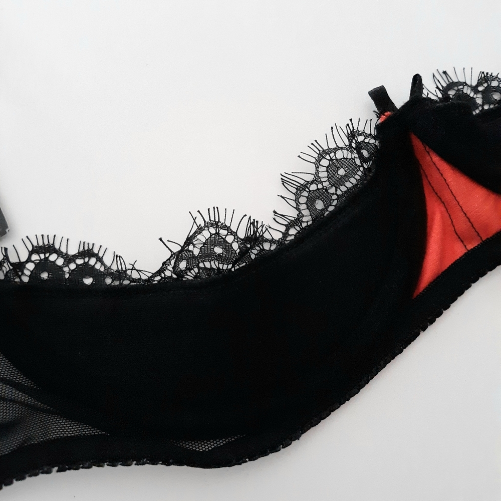Frederick's of Hollywood Open Cup Bra - Picture 4 of 6